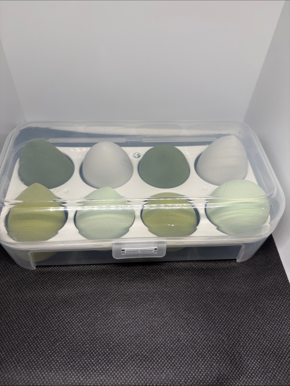 Makeup Sponge Set in Green and Light Gray